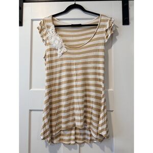 Fun & Flirty Mon Amie Striped Tee With Flower Embellishment Ladies Sz Medium